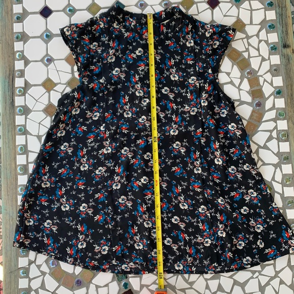 Floral Top - Picture 6 of 12